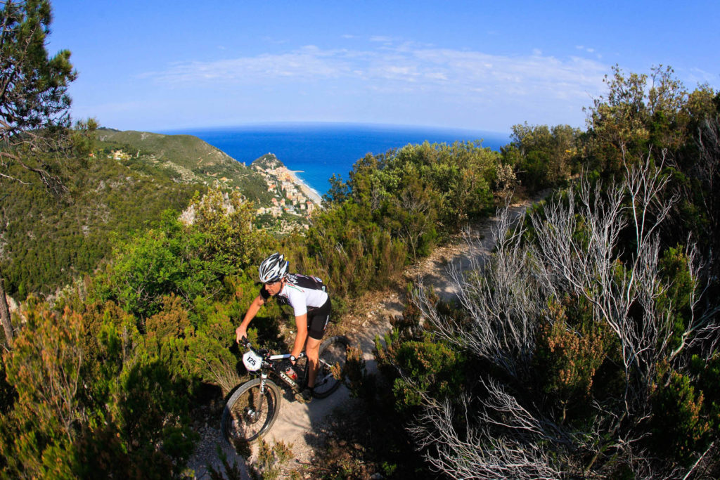 In bici e a piedi a Finale Ligure | Appartamenti in Affitto a Finale Ligure | Appartamenti Ammobiliati ad Uso Turistico in Liguria | Plein Air Sport